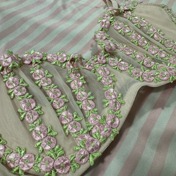 Wicked lattice embroidered rose bud unlined balconette bra - Picture 3 of 6